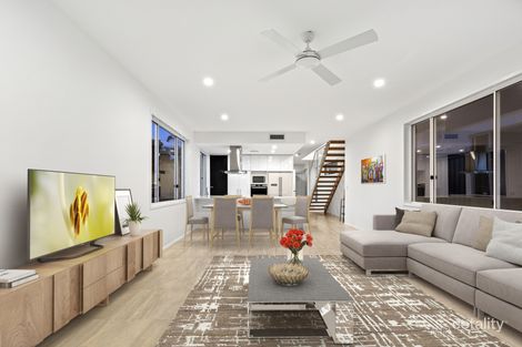 2/112 Bamboo Ave, Benowa, QLD 4217