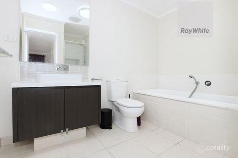 Property photo of 8 Valley Park Boulevard Westmeadows VIC 3049