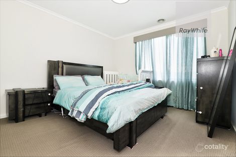 Property photo of 8 Valley Park Boulevard Westmeadows VIC 3049