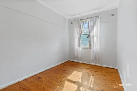 Property photo of 8 Stakes Crescent Elizabeth Downs SA 5113