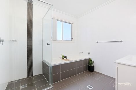 Property photo of 2/201 Wyndarra Way Koonawarra NSW 2530