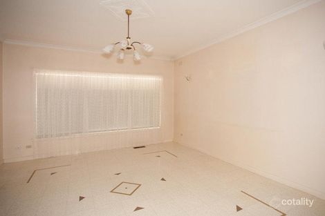 Property photo of 18 Hughes Parade Reservoir VIC 3073