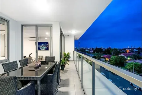 2401/1-7 Waterford Ct, Bundall, QLD 4217