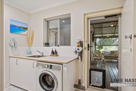 13 Lennox Rd, Thornlie, WA 6108