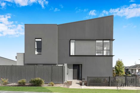 Property photo of 38 Hawkesbury Drive Donnybrook VIC 3064