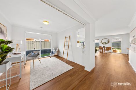 Property photo of 12 Stapehill Court Deer Park VIC 3023