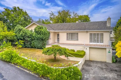 Property photo of 2 Hill Court Traralgon VIC 3844