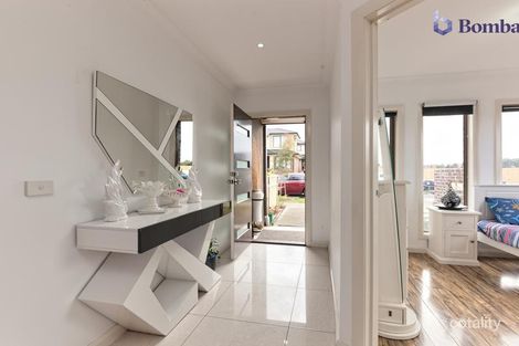 Property photo of 2/12 Merlynston Close Dallas VIC 3047