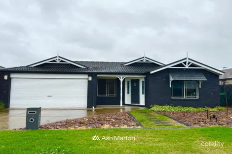 Property photo of 12 Montdami Way Carrum Downs VIC 3201