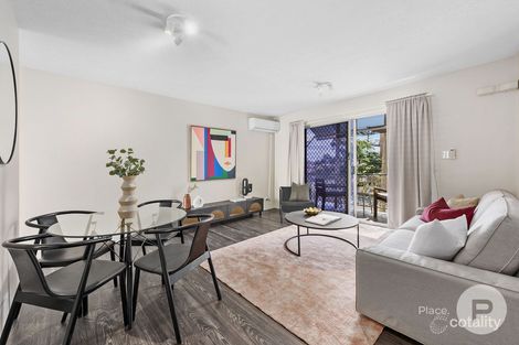 Property photo of 2/334 Cornwall Street Greenslopes QLD 4120