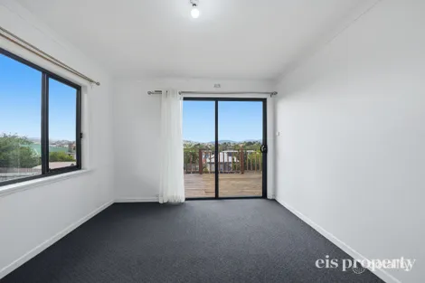 Property photo of 43 Renfrew Circle Goodwood TAS 7010