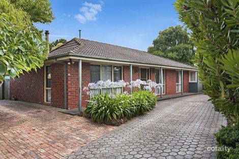 Property photo of 8 Ellery Court Cranbourne North VIC 3977