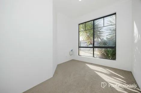 Property photo of 1 Kiora Lane Ridgewood WA 6030