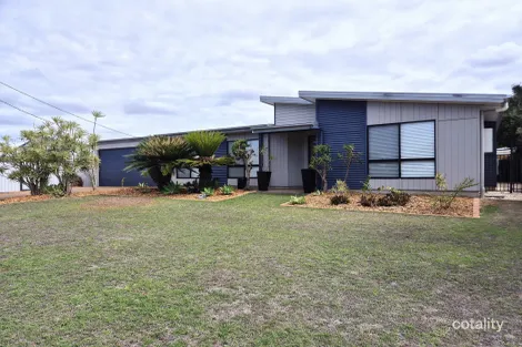 23 Acacia St, Moore Park Beach, QLD 4670