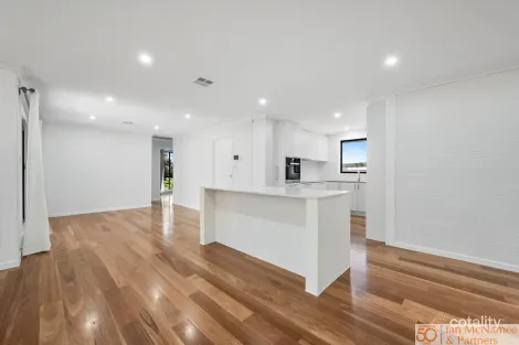 Property photo of 7 Hayley Crescent Karabar NSW 2620