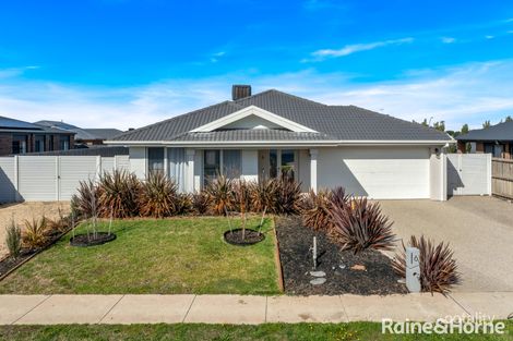 6 Liquidamber Dr, Romsey, VIC 3434