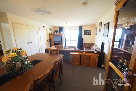 Property photo of 18 Khancoban Place Younghusband SA 5238