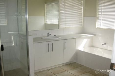 Property photo of 17 Yorston Place Ormiston QLD 4160