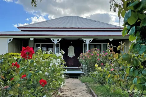 Property photo of 27 Cassowary Street Longreach QLD 4730