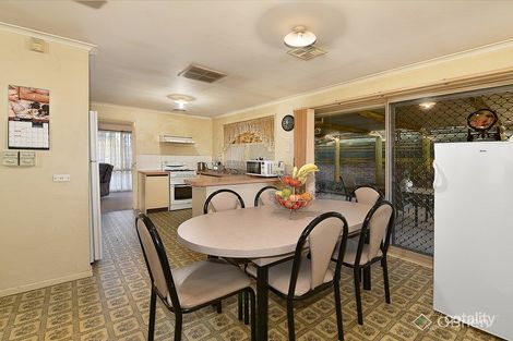 Property photo of 10 Farnborough Avenue Craigieburn VIC 3064