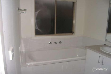 Property photo of 32 Palmer Avenue Point Cook VIC 3030