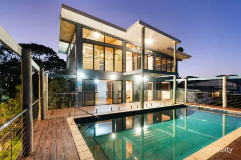 Property photo of 41 Biggs Avenue Beachmere QLD 4510