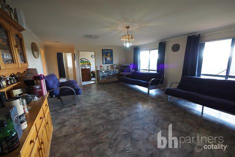 Property photo of 18 Khancoban Place Younghusband SA 5238