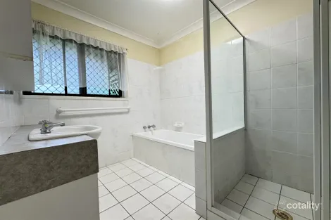 Property photo of 394 Warrigal Road Eight Mile Plains QLD 4113