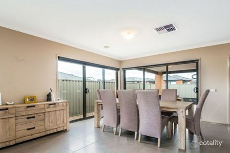 Property photo of 18 Cortula Road Cranbourne East VIC 3977