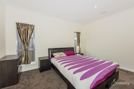Property photo of 54 Rutherglen Way Caroline Springs VIC 3023
