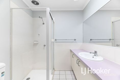 Property photo of 19 Adelaide Close Berwick VIC 3806