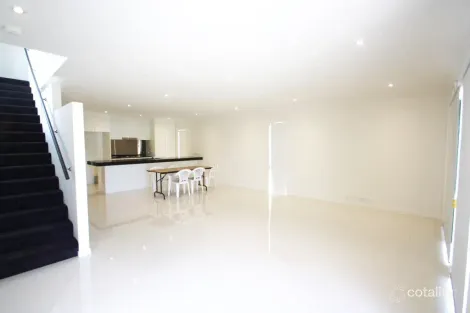 Property photo of 12 Rise Crescent Pimpama QLD 4209