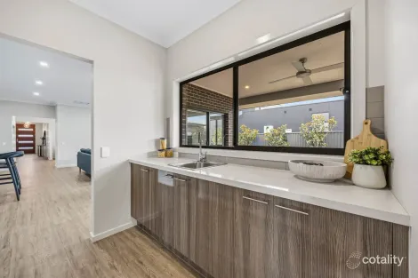 Property photo of 32 Shortridge Drive Lucas VIC 3350