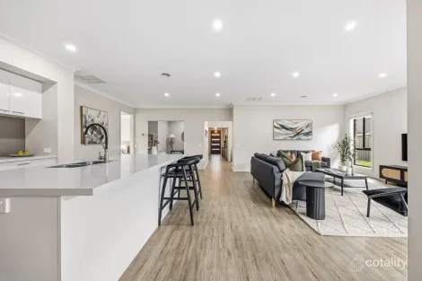 Property photo of 32 Shortridge Drive Lucas VIC 3350