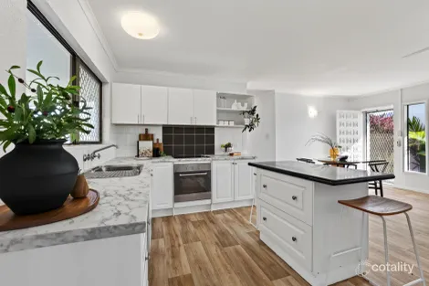 Property photo of 14 Harper Close Manunda QLD 4870