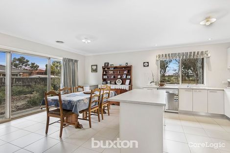 Property photo of 15 Tamarind Close Keysborough VIC 3173