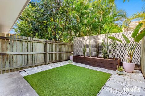 Property photo of 2/28 Kitchener Street Coorparoo QLD 4151