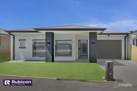 Property photo of 13 Everlasting Boulevard Strathtulloh VIC 3338