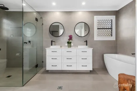 Property photo of 1/46 Sunshine Parade Miami QLD 4220