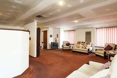 Property photo of 11 Pepper Close Ballajura WA 6066