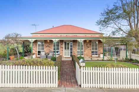 37 Burlington Cres, Leopold, VIC 3224
