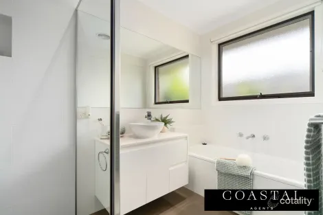 Property photo of 12 Shelbury Place Frankston South VIC 3199