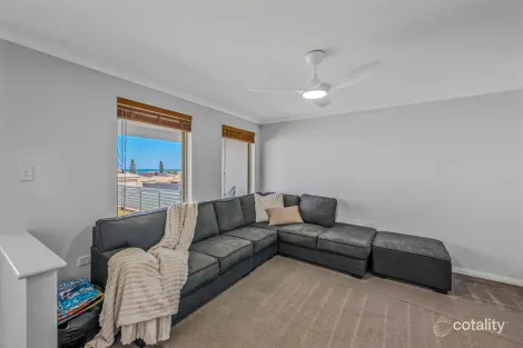 Property photo of 5 Seaview Boulevard Wandina WA 6530
