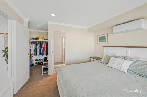 Property photo of 5 Seaview Boulevard Wandina WA 6530