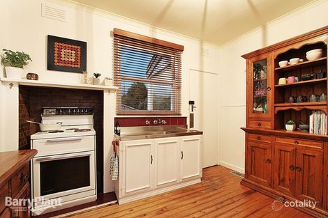 18 Francis Cres, Ferntree Gully, VIC 3156