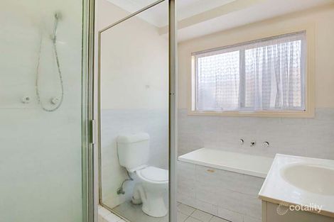 Property photo of 2/6 Crommelin Crescent St Helens Park NSW 2560