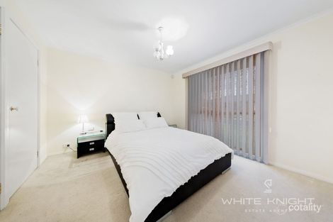 Property photo of 1 Mankina Circuit Delahey VIC 3037