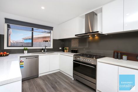 Property photo of 15 Henderson Circuit Aintree VIC 3336
