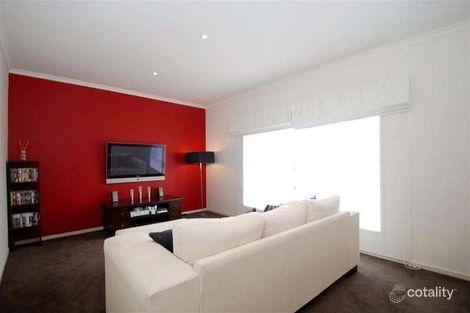 43 Woodswallow Dr, Happy Valley, SA 5159