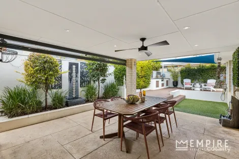8 Blackwood Mndr, Yanchep, WA 6035